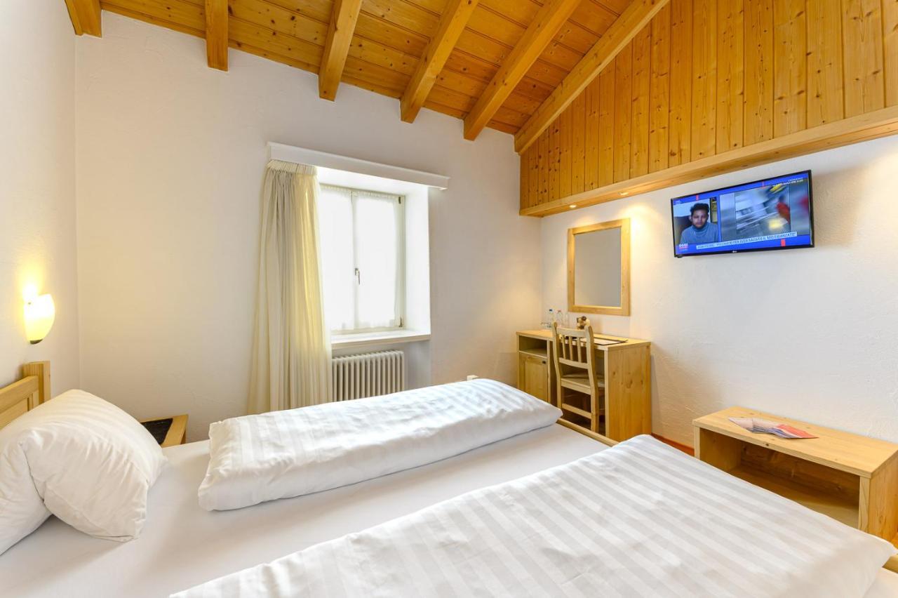 Hotel Centrale, Typically Swiss Poschiavo Eksteriør billede
