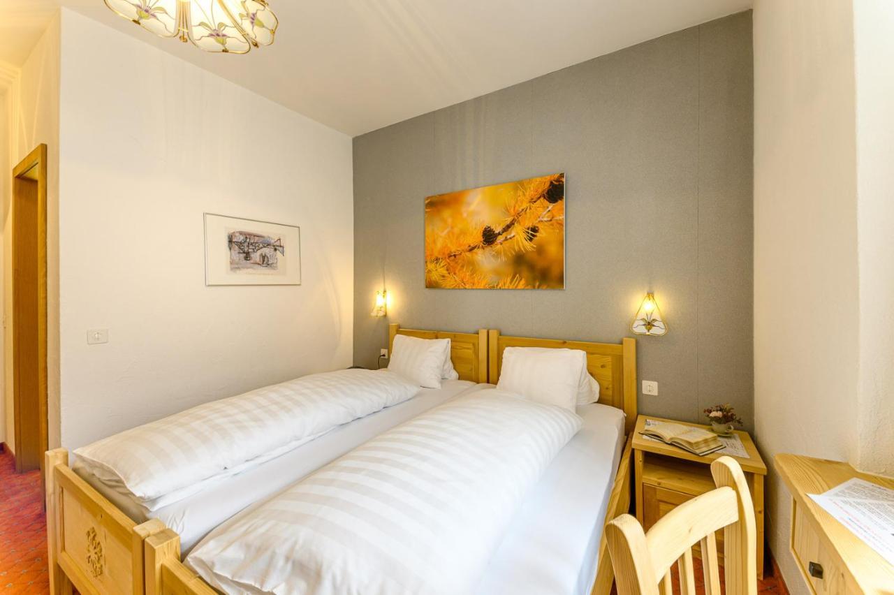 Hotel Centrale, Typically Swiss Poschiavo Eksteriør billede
