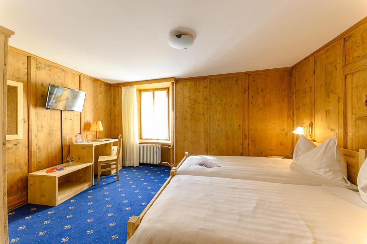 Hotel Centrale, Typically Swiss Poschiavo Eksteriør billede