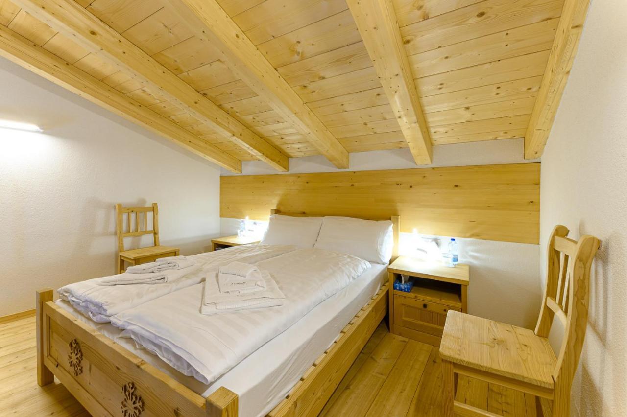 Hotel Centrale, Typically Swiss Poschiavo Eksteriør billede
