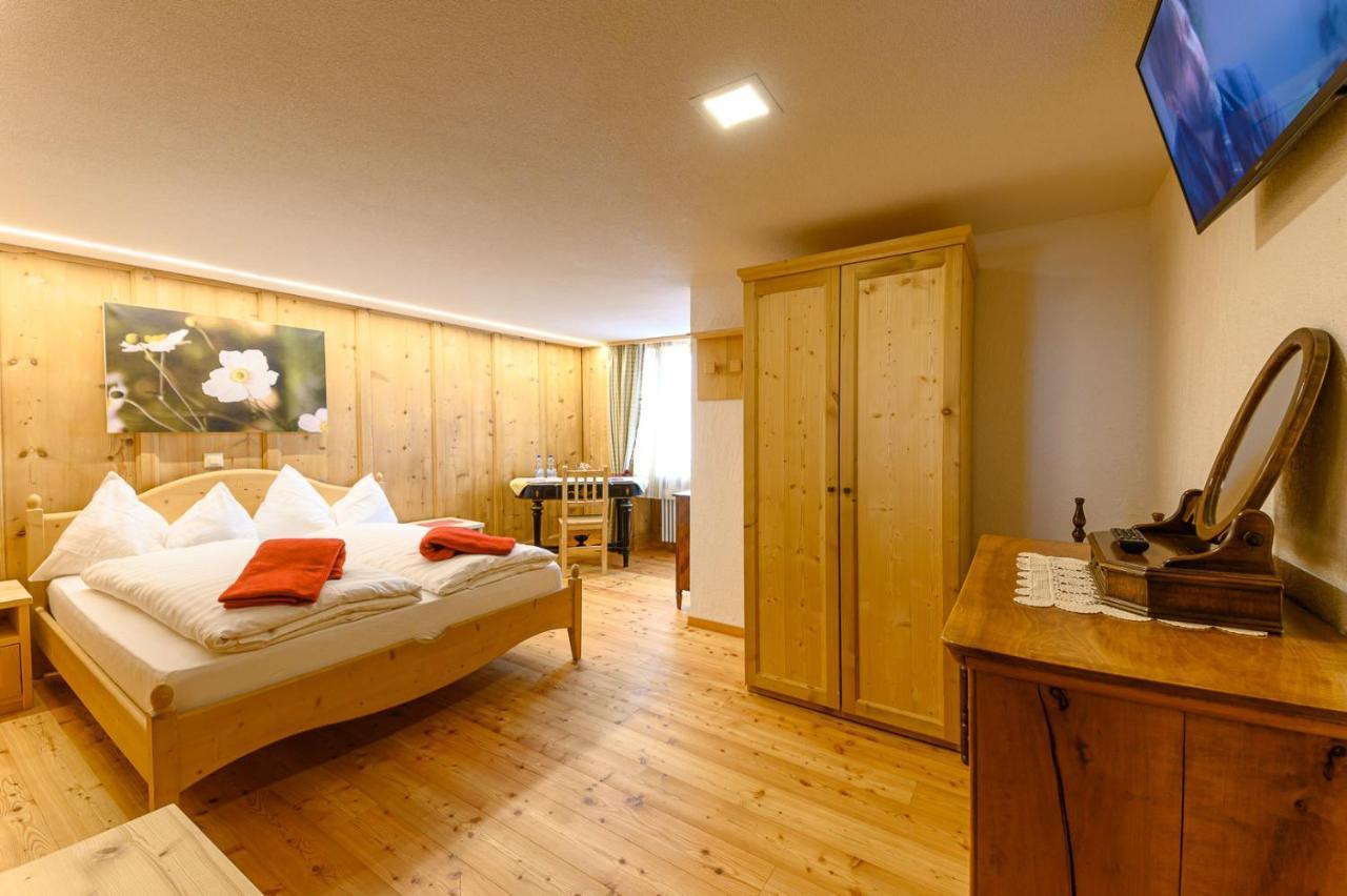Hotel Centrale, Typically Swiss Poschiavo Eksteriør billede