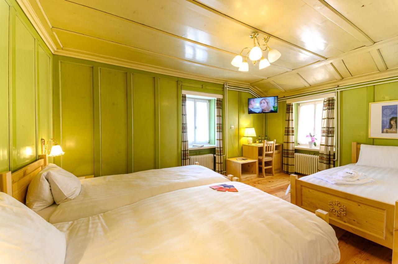 Hotel Centrale, Typically Swiss Poschiavo Eksteriør billede