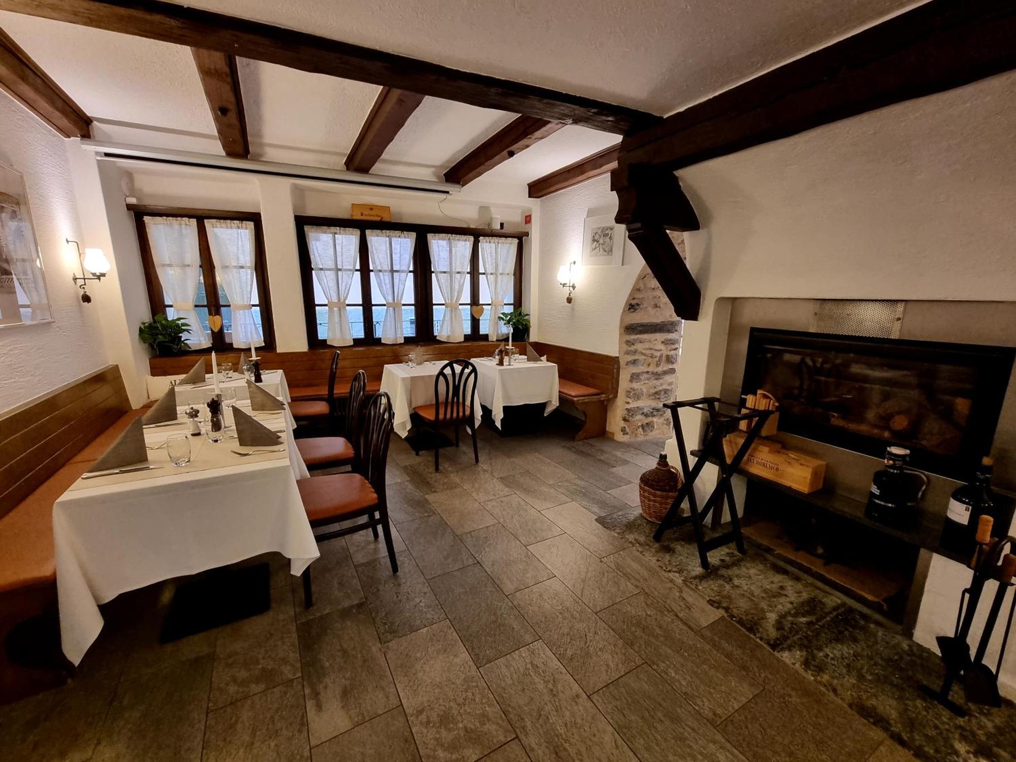 Hotel Centrale, Typically Swiss Poschiavo Eksteriør billede
