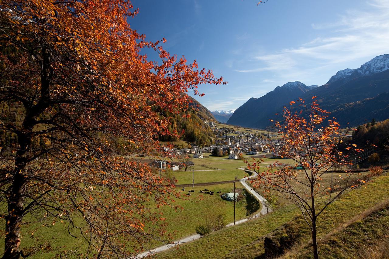 Hotel Centrale, Typically Swiss Poschiavo Eksteriør billede